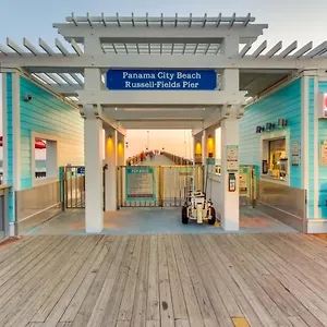 https://emerald-isle-1404.panamacity-beachhotels.com