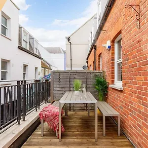 https://birch-south-lanes-super-2-bed-duplex-with-south-terrace.brighton-hotels-england.com